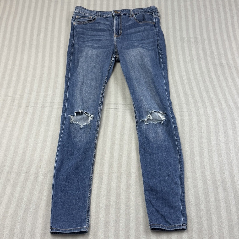 Hollister Women's‎ Jeans Sz 11R Blue Distressed 30x30 Holes Knees